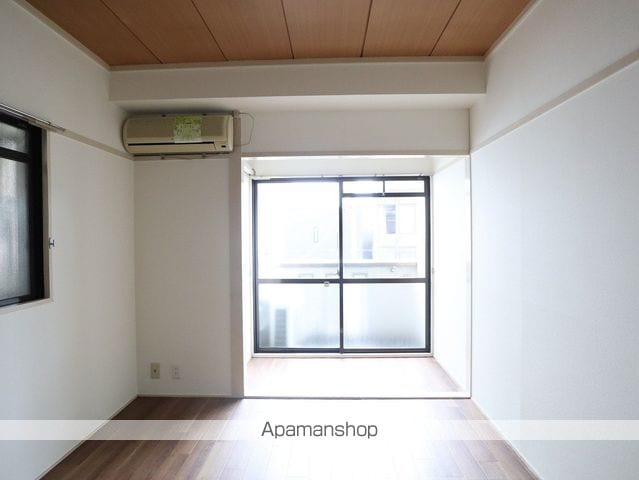 二村マンションの内装写真