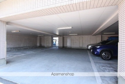 ローズシティ[1DK/30.89m2]の駐車場1