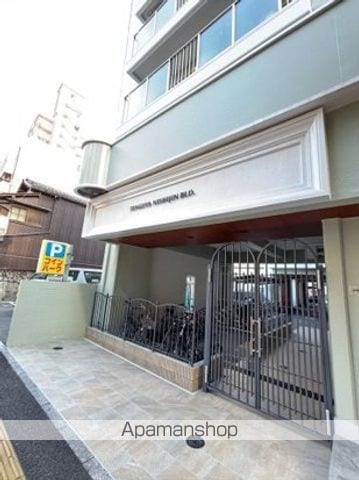てんぐ屋西新ビルの玄関写真