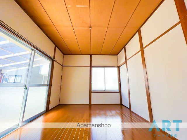 松山市 2階建 築38年の内装写真
