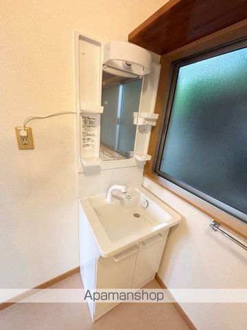小高峰貸家の内装写真