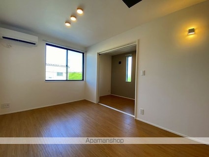 エミネンスコート　[1LDK/33.49m2]のリビング・居間