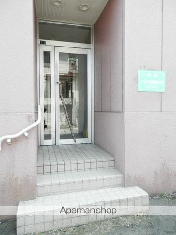 今井ビルの玄関写真