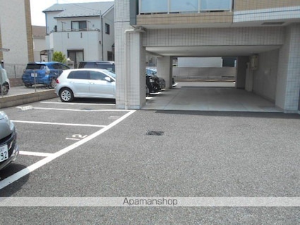 東京都日野市大字日野[2LDK/58.87m2]の駐車場