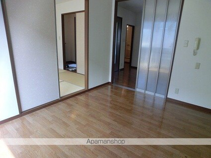 ミトラパリス　Ａ棟[3K/53.28m2]のリビング・居間