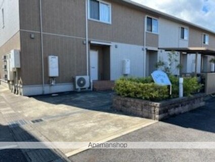 エステート　ＩＩＩ[3LDK/85.64m2]のエントランス