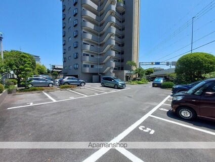 ル・ロア・ヴェール[3LDK/87.5m2]の駐車場2