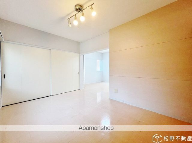 52-3 L-PLOT APARTMENTの内装写真