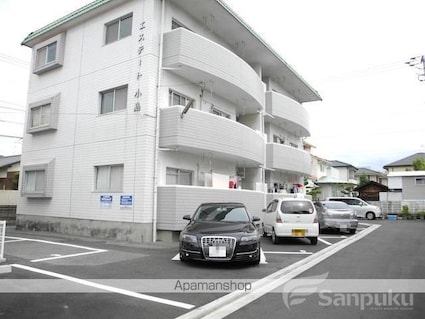 エステート小島[2LDK/55.48m2]の駐車場