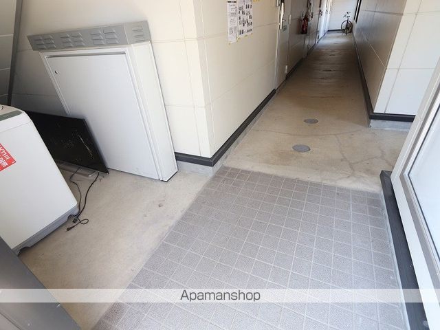 レオパレスランサーマリンの玄関写真