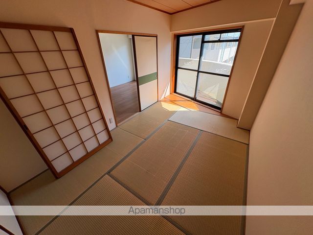 秀栄ハイツ武庫之荘の内装写真