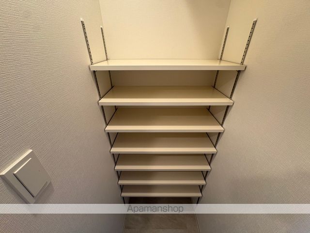 スプランディッド新大阪VIIIの内装写真