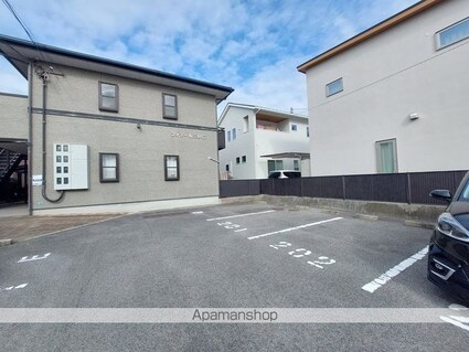 フォブール三好Ｃ棟[2LDK/52.99m2]の駐車場