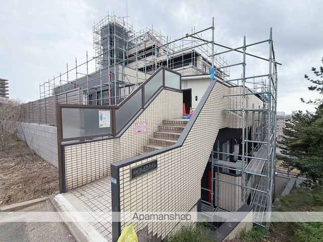総建みどりハイムの玄関写真