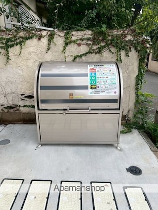 東京都杉並区堀ノ内３丁目[3LDK/76.7m2]の共用部