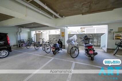 メゾン宝[2DK/38.88m2]の駐車場1