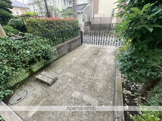 京王電鉄井の頭線 井の頭公園駅 徒歩3分 2階建 築35年の内装写真