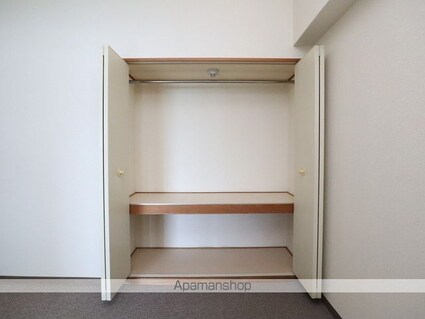 ヤマコ第２ビル[2LDK/60.4m2]の収納