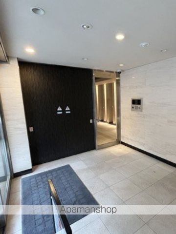 プレシス西ヶ原の玄関写真