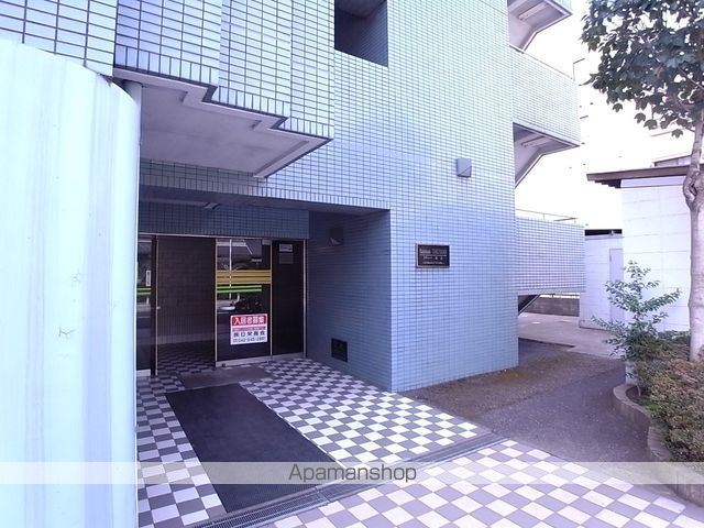 ラディーナ滝山の玄関写真
