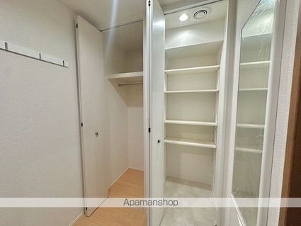 ラヴィーヌ[1LDK/47.55m2]の収納