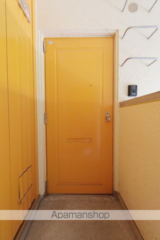 コーポ三軒屋の玄関写真