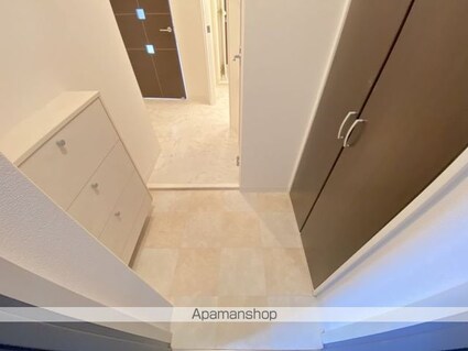 メゾンパティオ神山[1LDK/45.09m2]の玄関