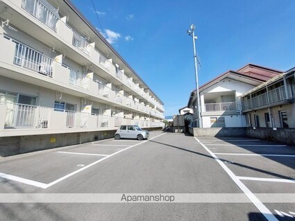 コーポヤマキ　Ａ棟[1K/17.55m2]の駐車場