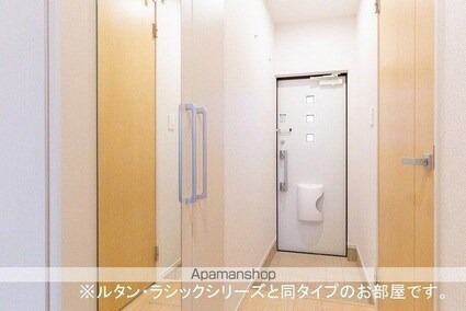 ヒルズ山王林[1R/32.23m2]の玄関