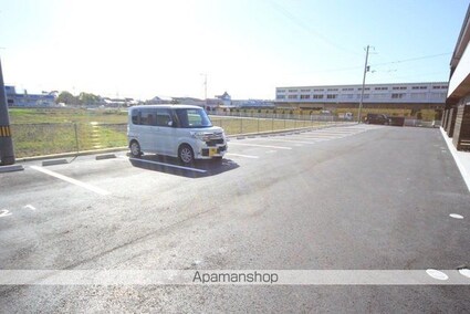 ウィンドグレイスＢ棟[1K/36.25m2]の駐車場