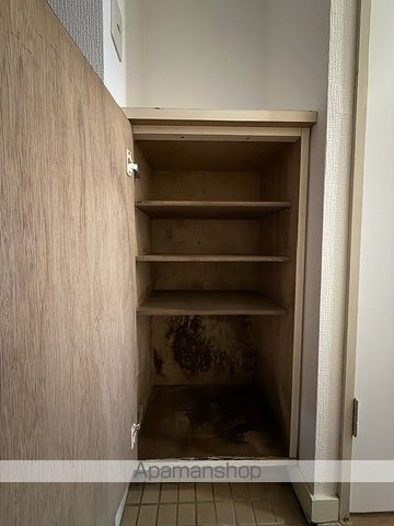 タイタス原の内装写真