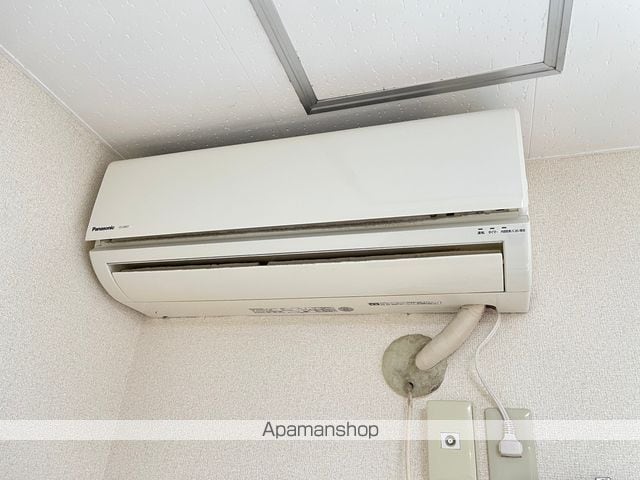 辺見コンパウンドの内装写真