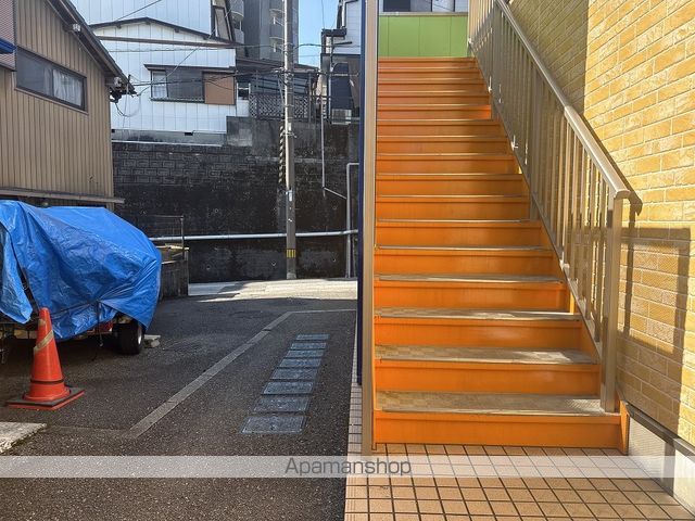 フォブールわげんの玄関写真