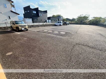 ロイヤルハイツ[1LDK/41.04m2]の駐車場