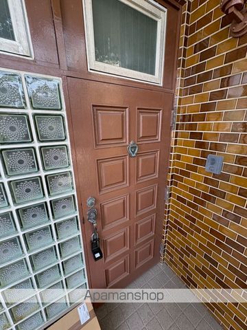 小田急電鉄江ノ島線 本鵠沼駅 徒歩7分 2階建 築52年の玄関写真