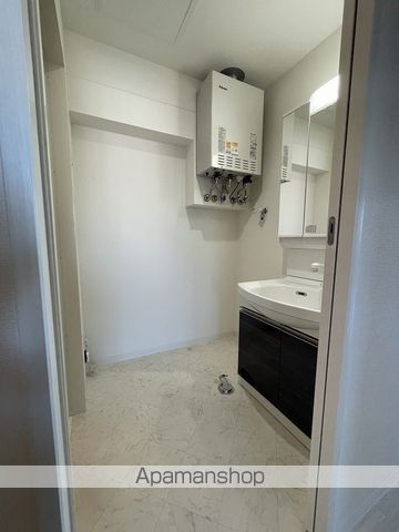 ラディア近代美術館前の内装写真