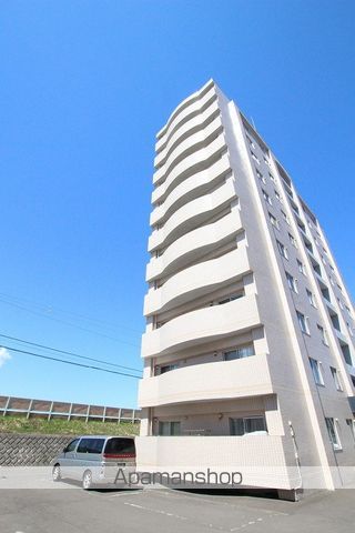 エメラルドグリーン中の島の外観写真