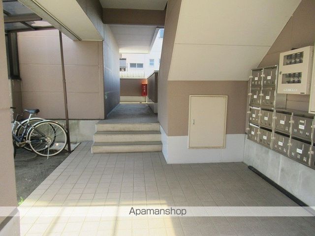 ドミール・クレセントBの玄関写真
