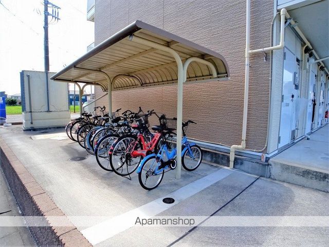 レオパレス友の玄関写真