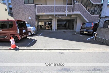 シェレナ北藤原[1K/27.04m2]の駐車場