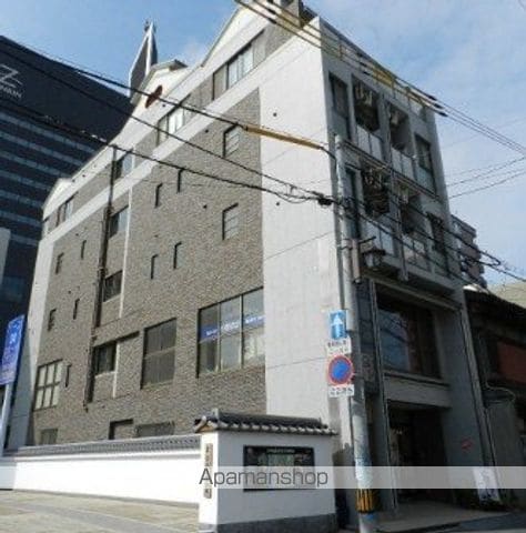 プラスビルの玄関写真