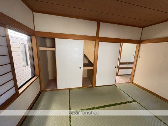 紀の川市 2階建 築27年の内装写真