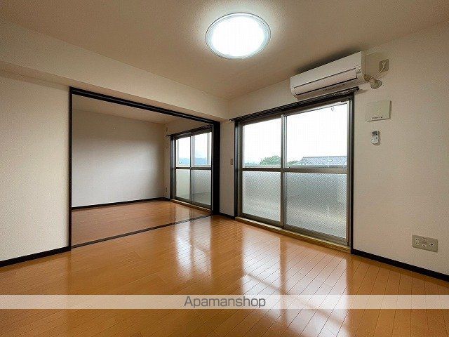 Glanz末吉の内装写真