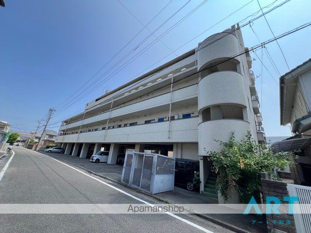 緑風館中央の外観写真