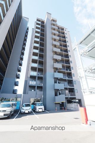 ロイヤルガーデン中吉野 N棟の外観写真
