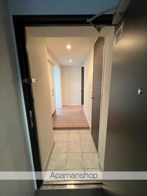 東京都新宿区北新宿４丁目[2LDK/66.39m2]の玄関