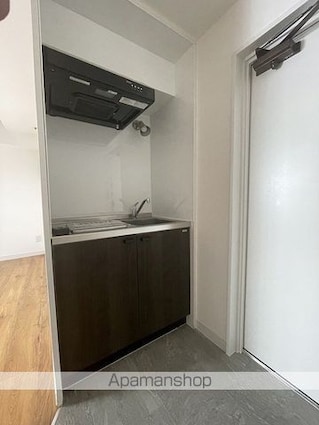 ダイネス壱番館渋谷[1R/19.9m2]の玄関