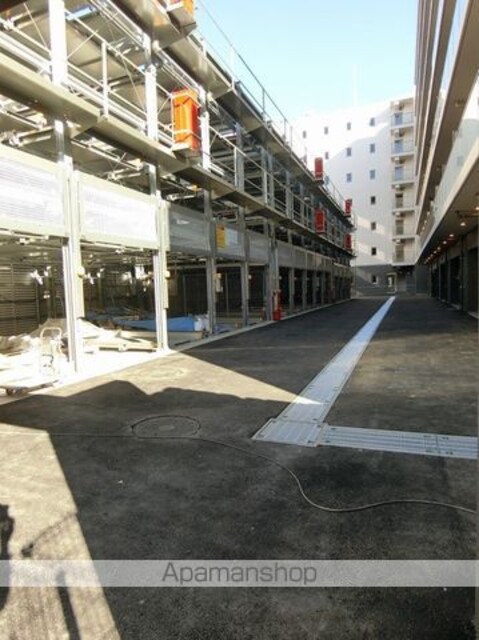 フロンティアレジデンス錦糸公園[3LDK/70.4m2]の駐車場2