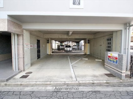 ラフィネ道後[1K/29.32m2]の駐車場1