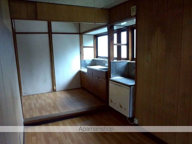 観音寺市柞田町4DK戸建の内装写真